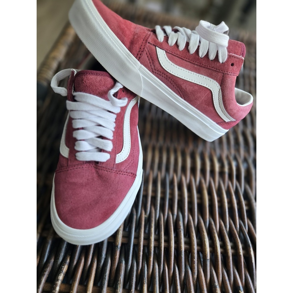 Vans Women's 8.5 Old Skool Pig Suede Sneaker in Color Tawny Port US Men 7 - Picture 2 of 11